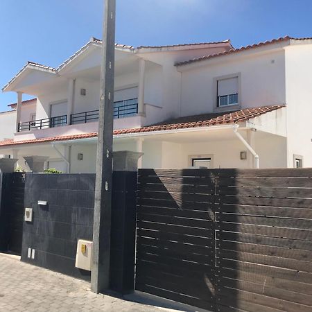 Вілла Big Wave Casa Назаре Екстер'єр фото
